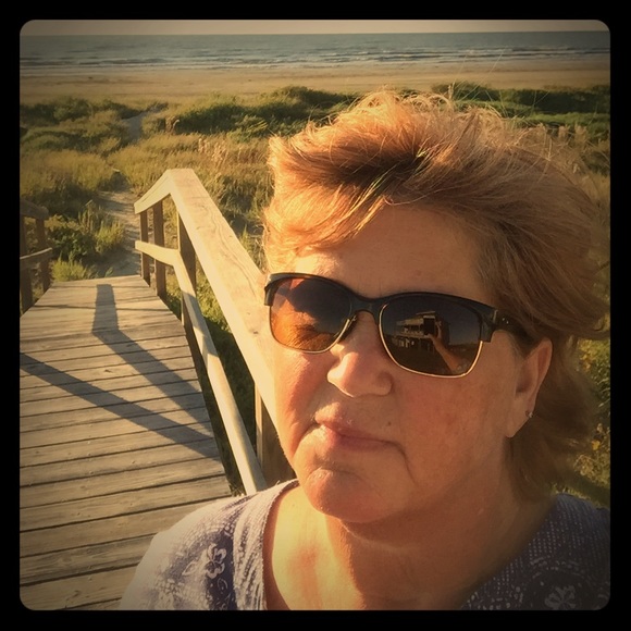 Meet your Posher, Becky - Picture 1 of 1